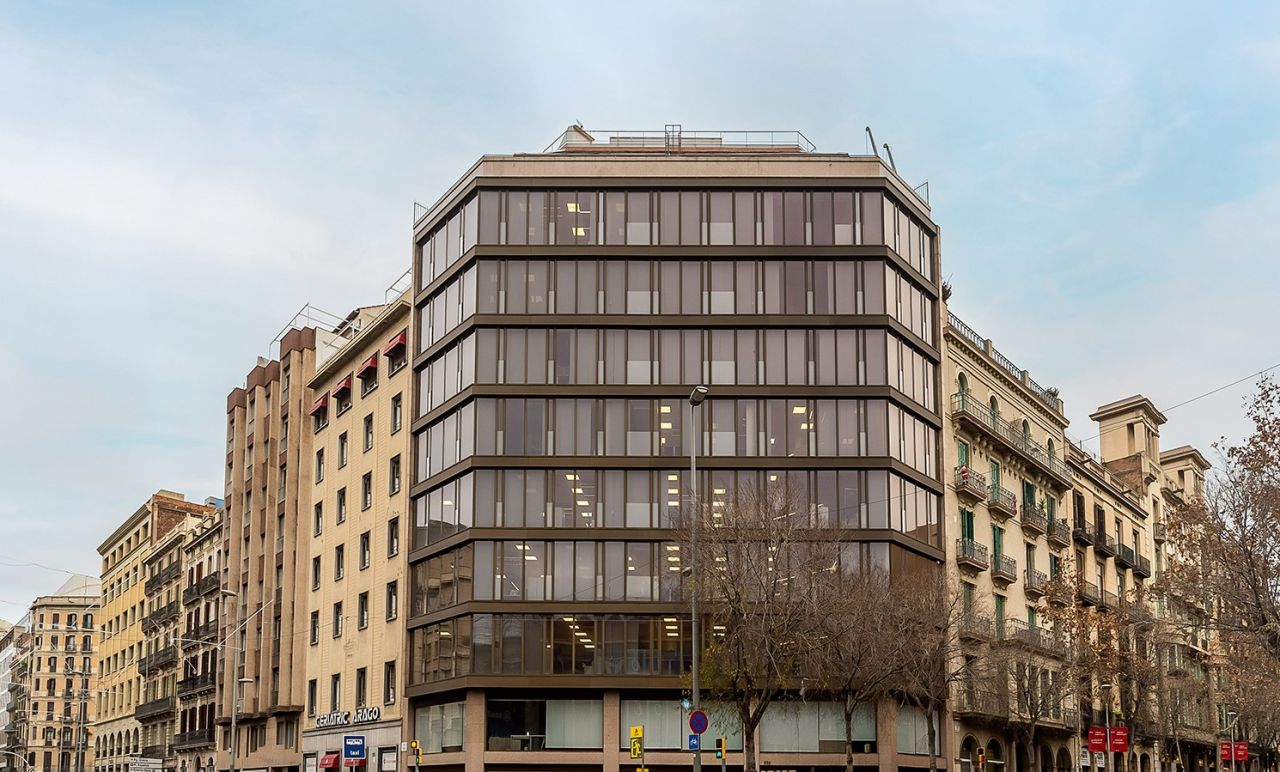 Allianz sells the Aragón 295 office building in Barcelona to Fisa74